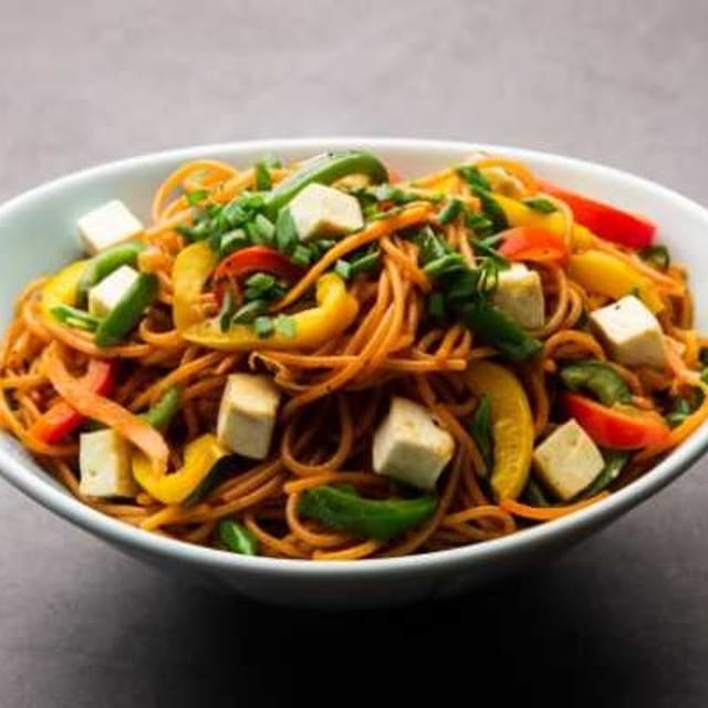 Vegetable Hakka Noodles.